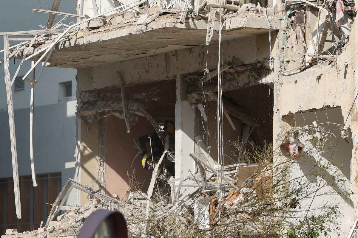 이란-미사일에-초토화된-이스라엘-텔-아비브-1-이미지