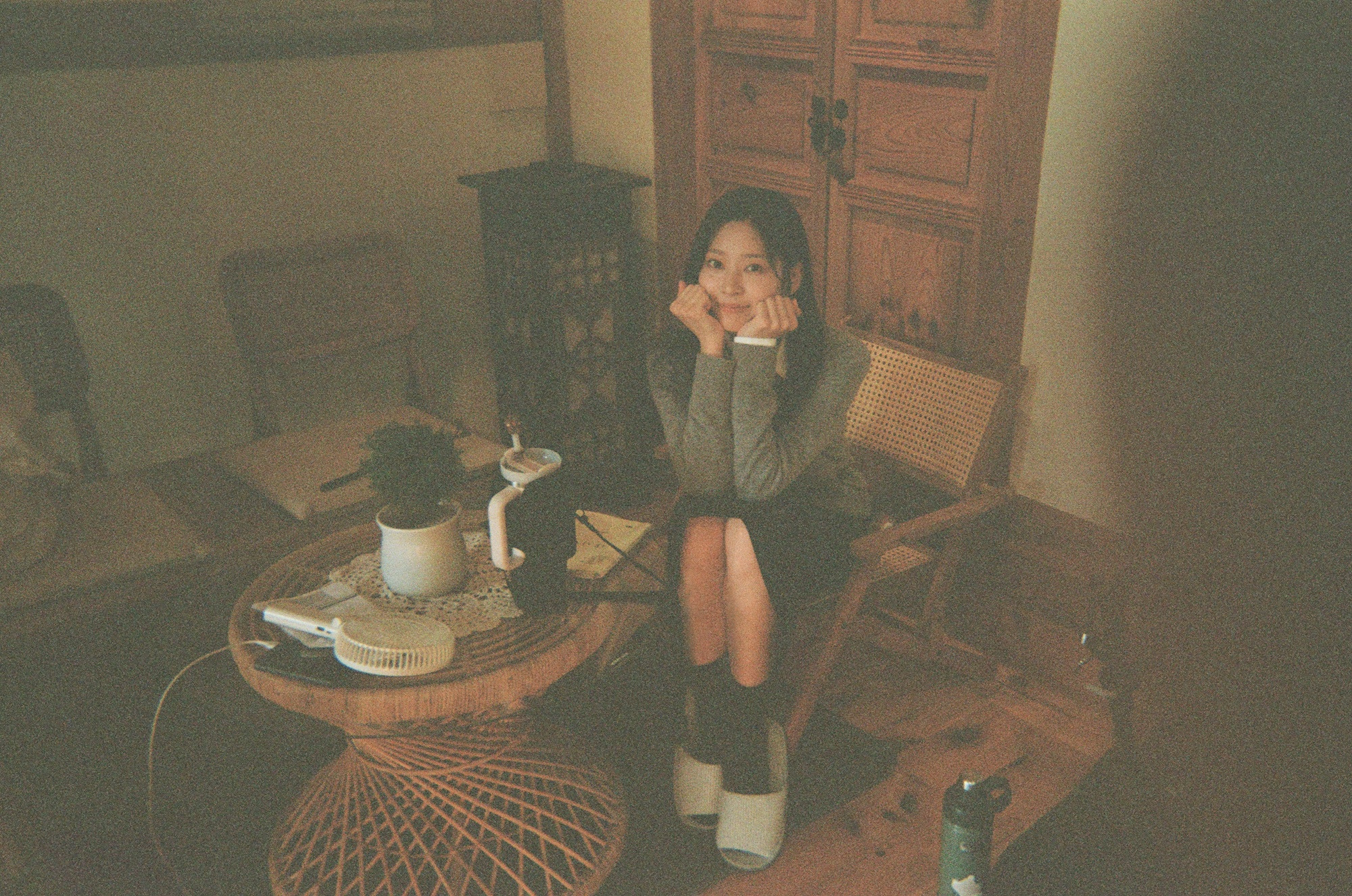 김민주-소속사에서-올려준-느좋-필카-사진-3-이미지