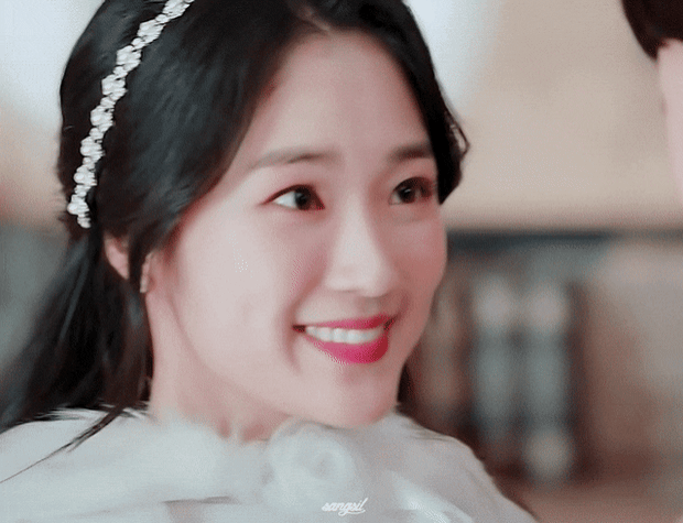 물어보면-거의-셋으로-갈린다는-배우-김혜윤의-인생캐릭터.gif-0-이미지