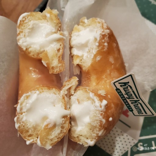 크리스피도넛-오리지널-우유크림필드.jpg-5-이미지