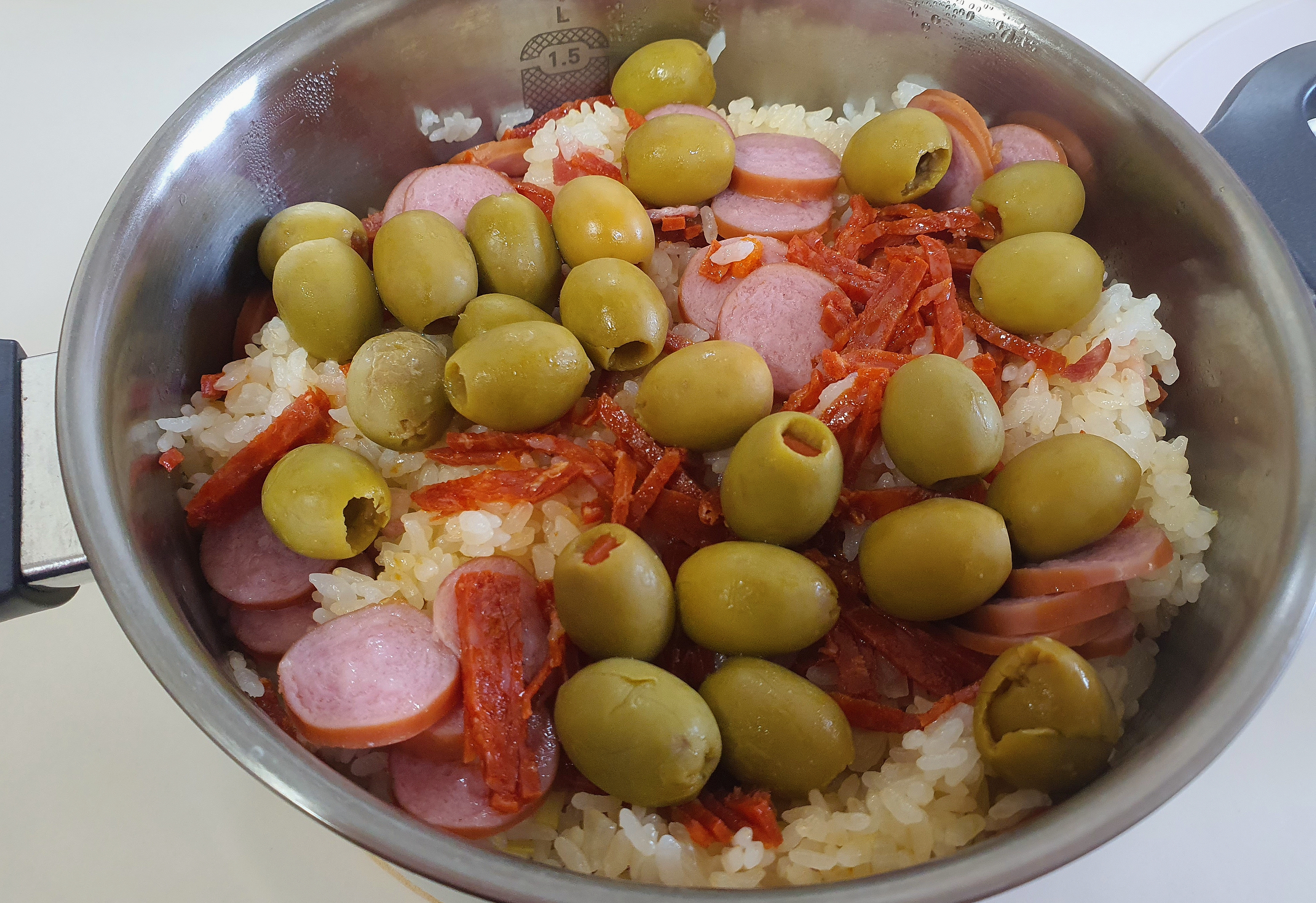 돌솥없이-맨들은-초간단-🫒올리브소세지밥🍚-17-이미지