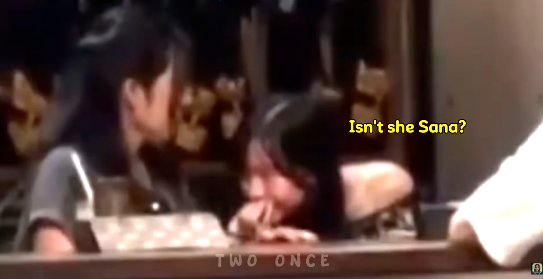 가게에서-우연히-트와이스-사나를-본-일본인-모녀.jpgif-5-이미지