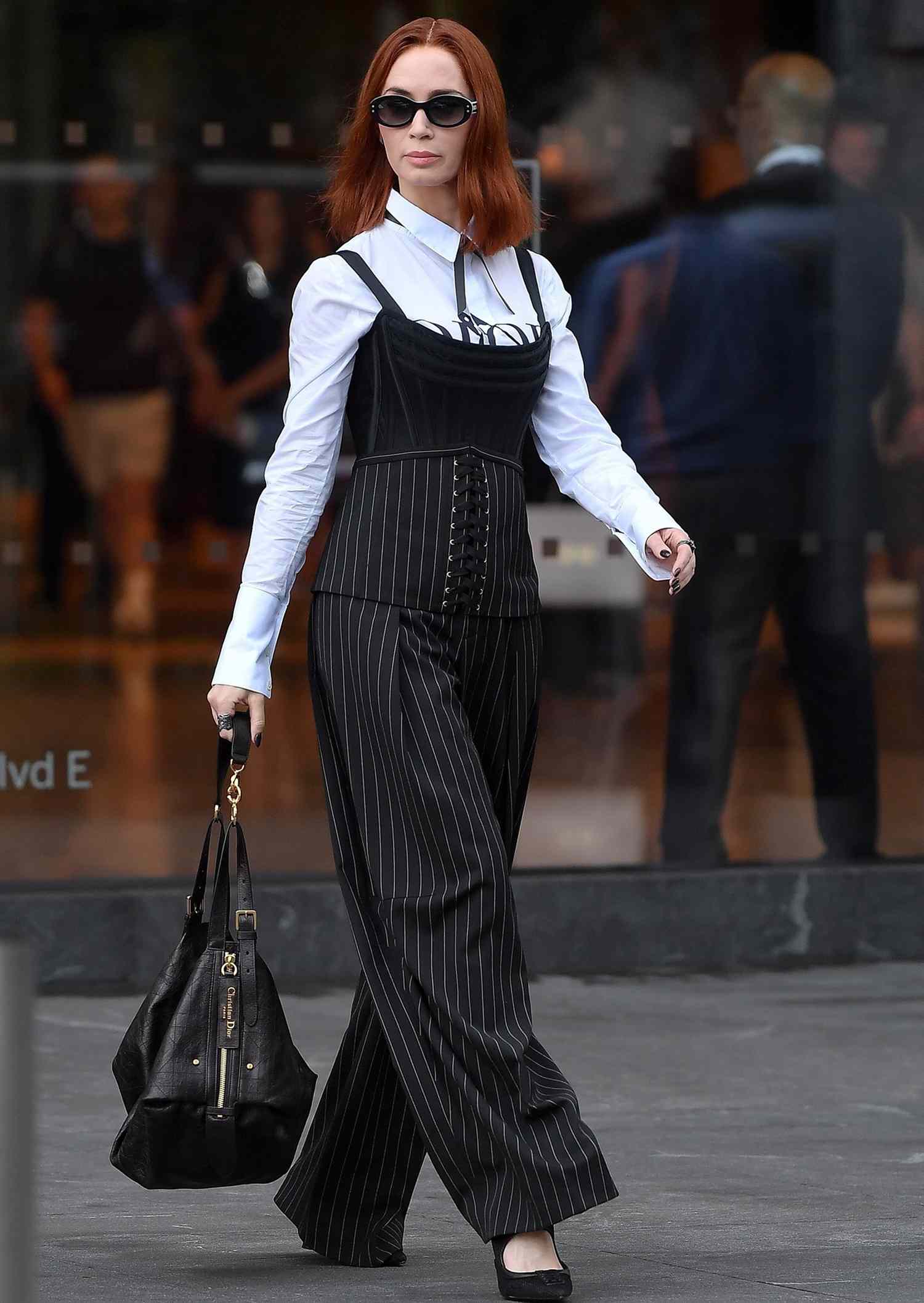 의상-디자이너-바뀌었다는-악마는-프라다를-입는다-2-7-이미지