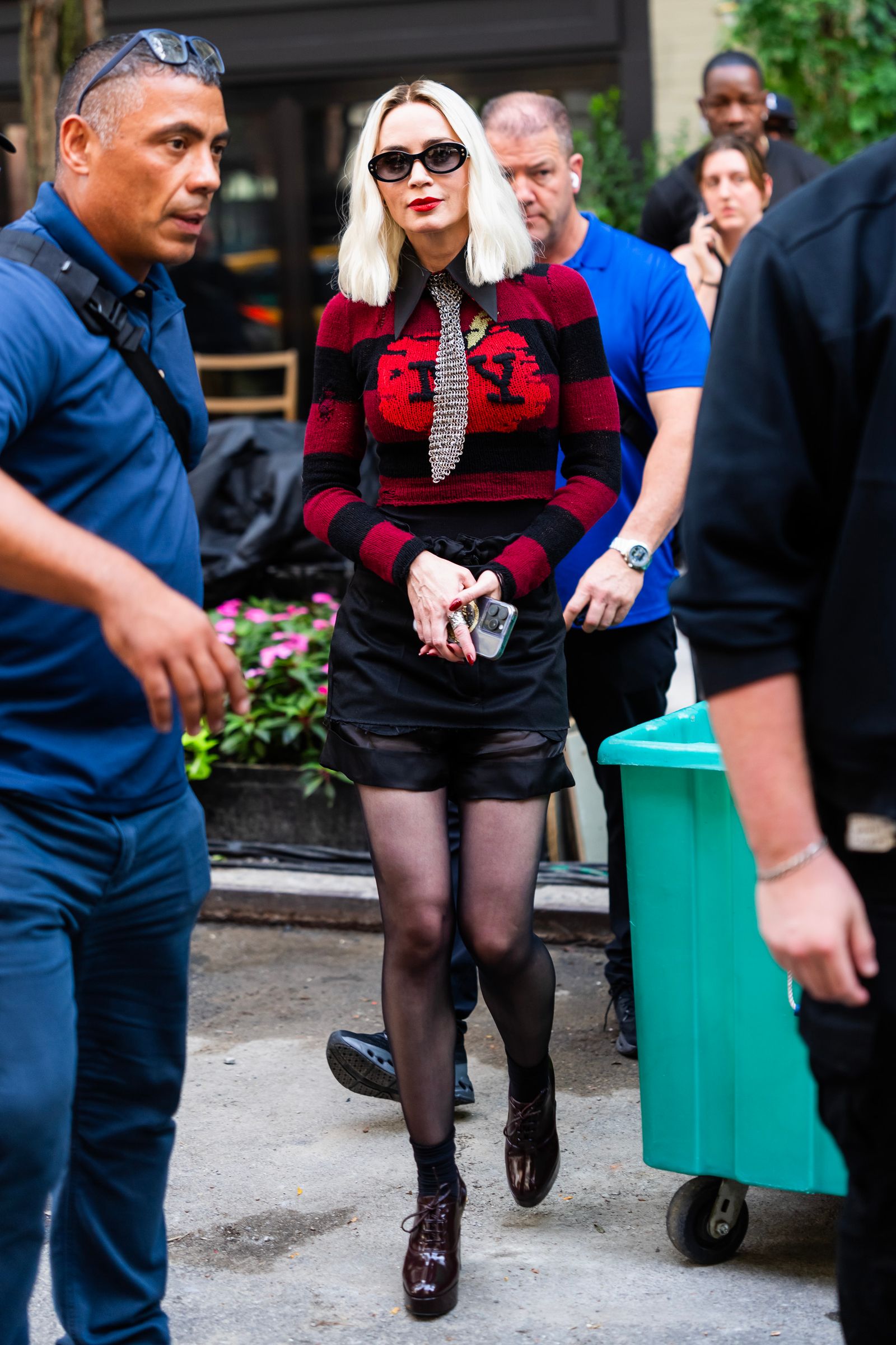 의상-디자이너-바뀌었다는-악마는-프라다를-입는다-2-8-이미지