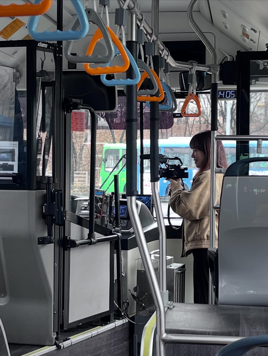 273번-버스에-14년-만에-다시-오른-KBS-다큐3일-팀.jpg-45-이미지