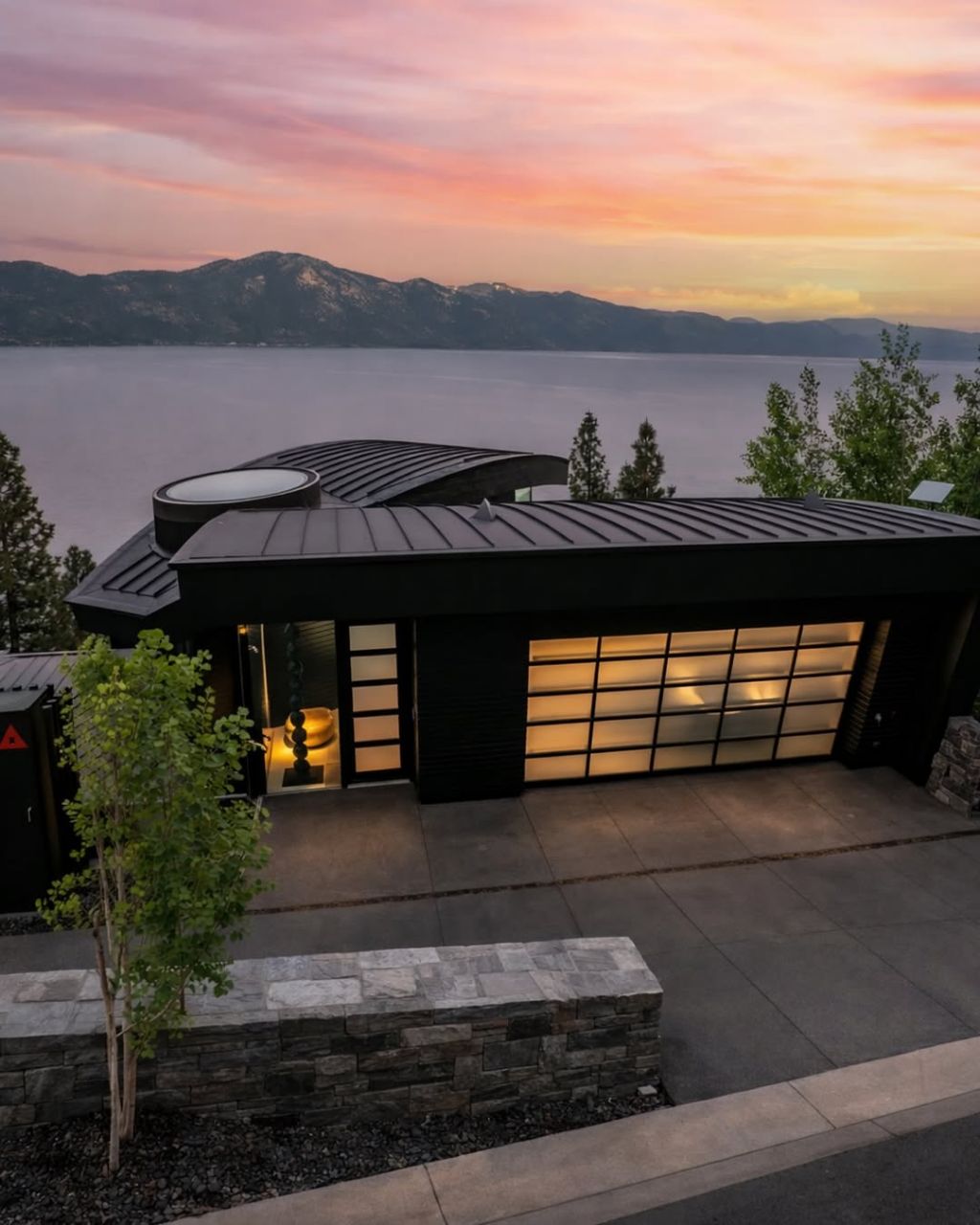 약-679억원에-나온-호숫가-집-12-이미지