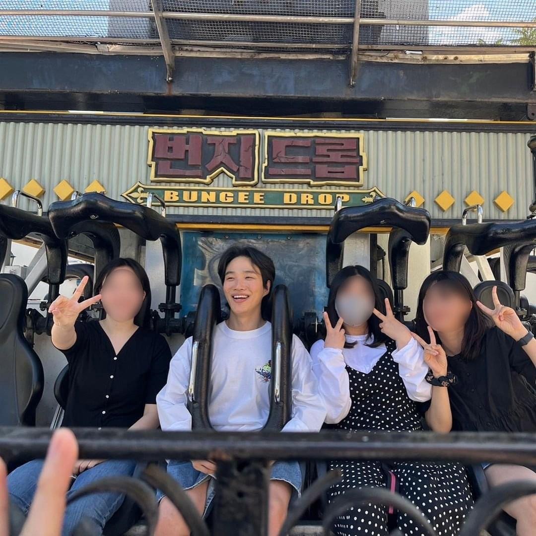 오랜-팬들과-놀이공원-다녀온-김기리-3-이미지