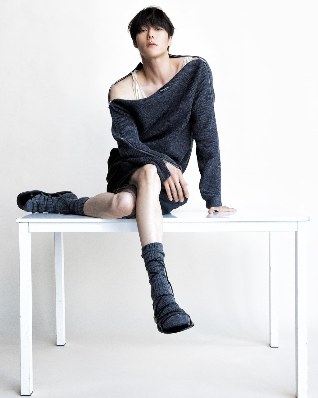 모델-본업할-때의-장기용-화보들-32-이미지