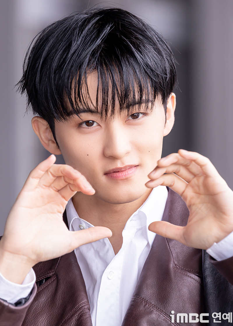 메종-마르지엘라-쇼-참석차-상하이로-출국하는-자이언티-NCT-마크-25-이미지