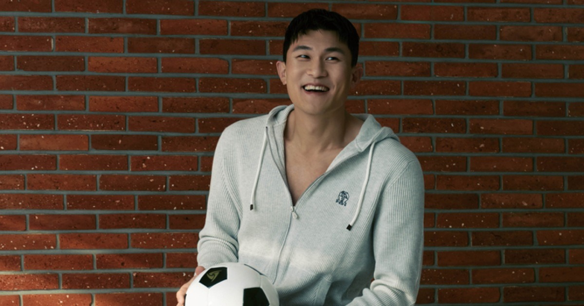 의외로-동갑내기였던-동명이인-축구선수와-남자배우-0-이미지