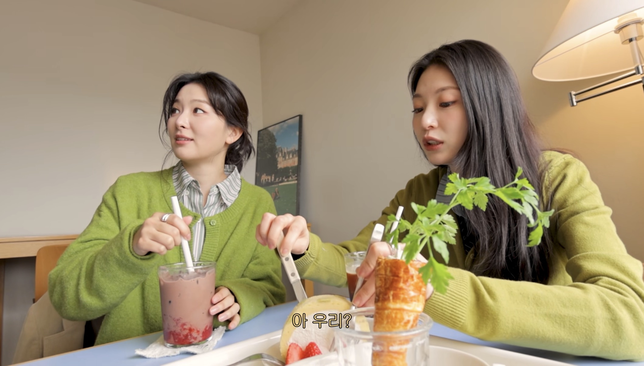 빨대-같이-쓰는걸로-신기하단-반응-있었던-슬기&공승연-5-이미지