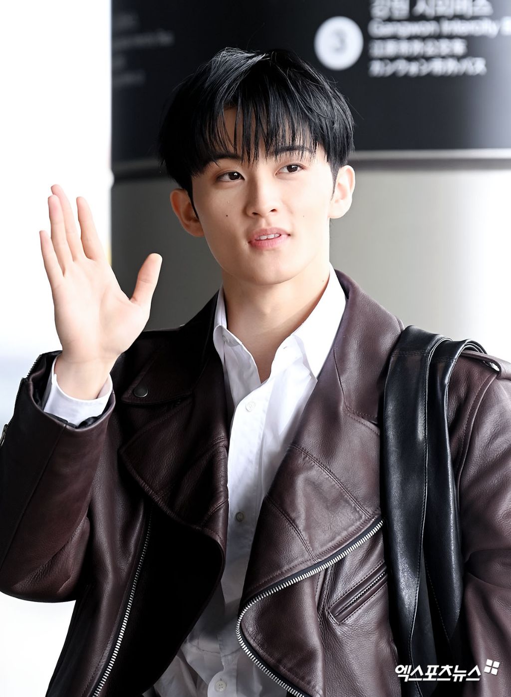 메종-마르지엘라-쇼-참석차-상하이로-출국하는-자이언티-NCT-마크-16-이미지