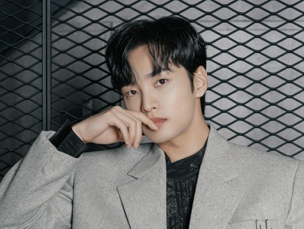 의외로-동갑내기였던-동명이인-축구선수와-남자배우-7-이미지