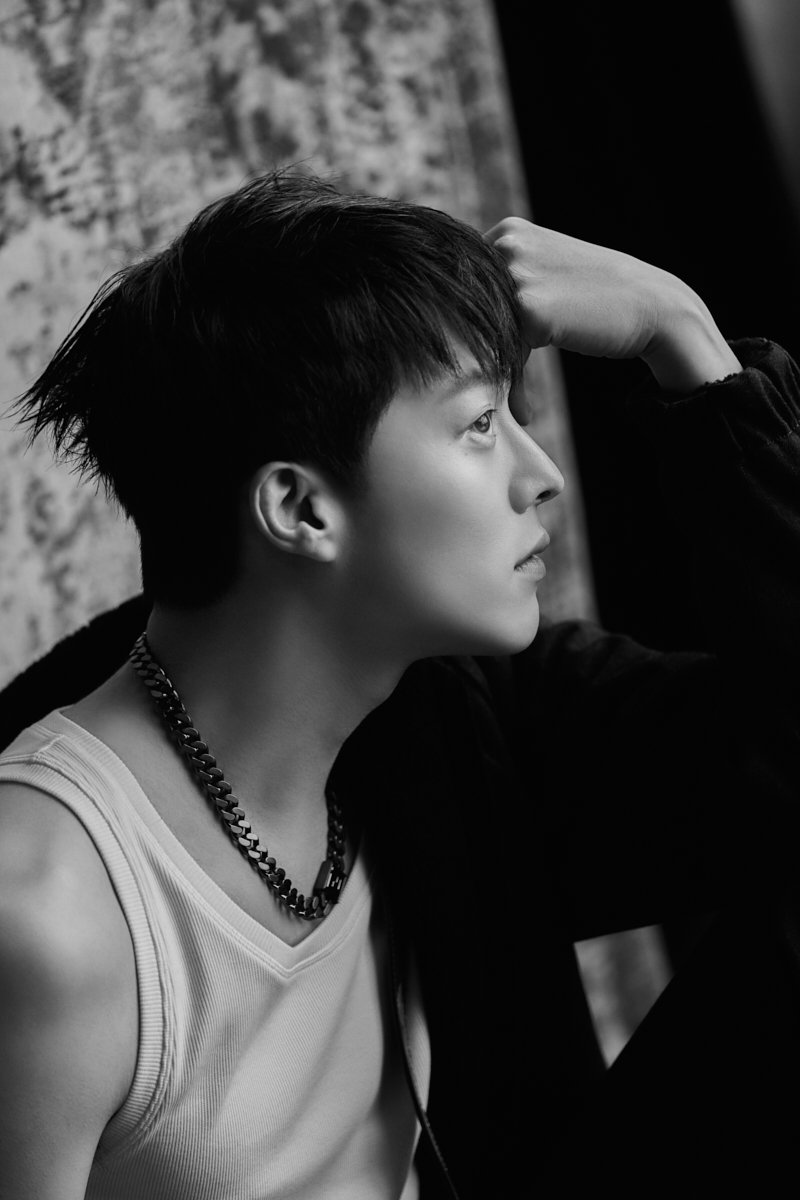 모델-본업할-때의-장기용-화보들-17-이미지