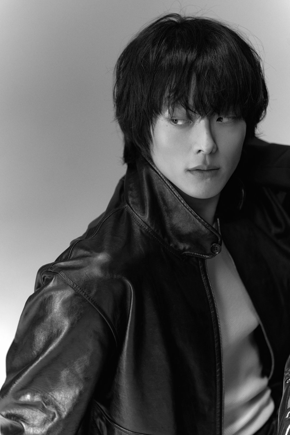 모델-본업할-때의-장기용-화보들-6-이미지