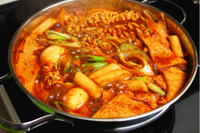 남자들-영혼의-음식이-제육.돈까스라면-여자들-영혼의-음식인-메뉴-2-이미지