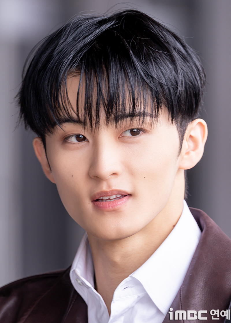 메종-마르지엘라-쇼-참석차-상하이로-출국하는-자이언티-NCT-마크-28-이미지