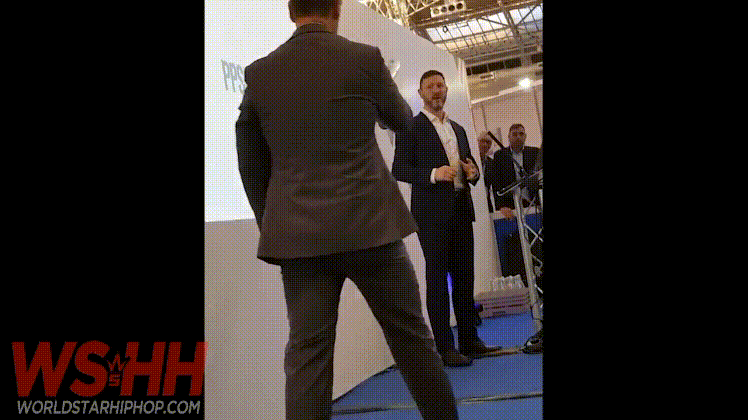 방검복-회사-CEO가-직접-시연.gif-3-이미지