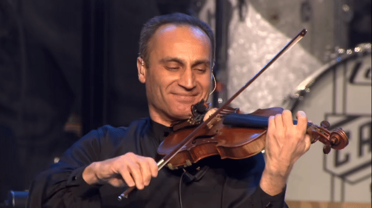 제목-그대로-폭풍처럼-몰아치는-Yanni의-The-Storm-1-이미지