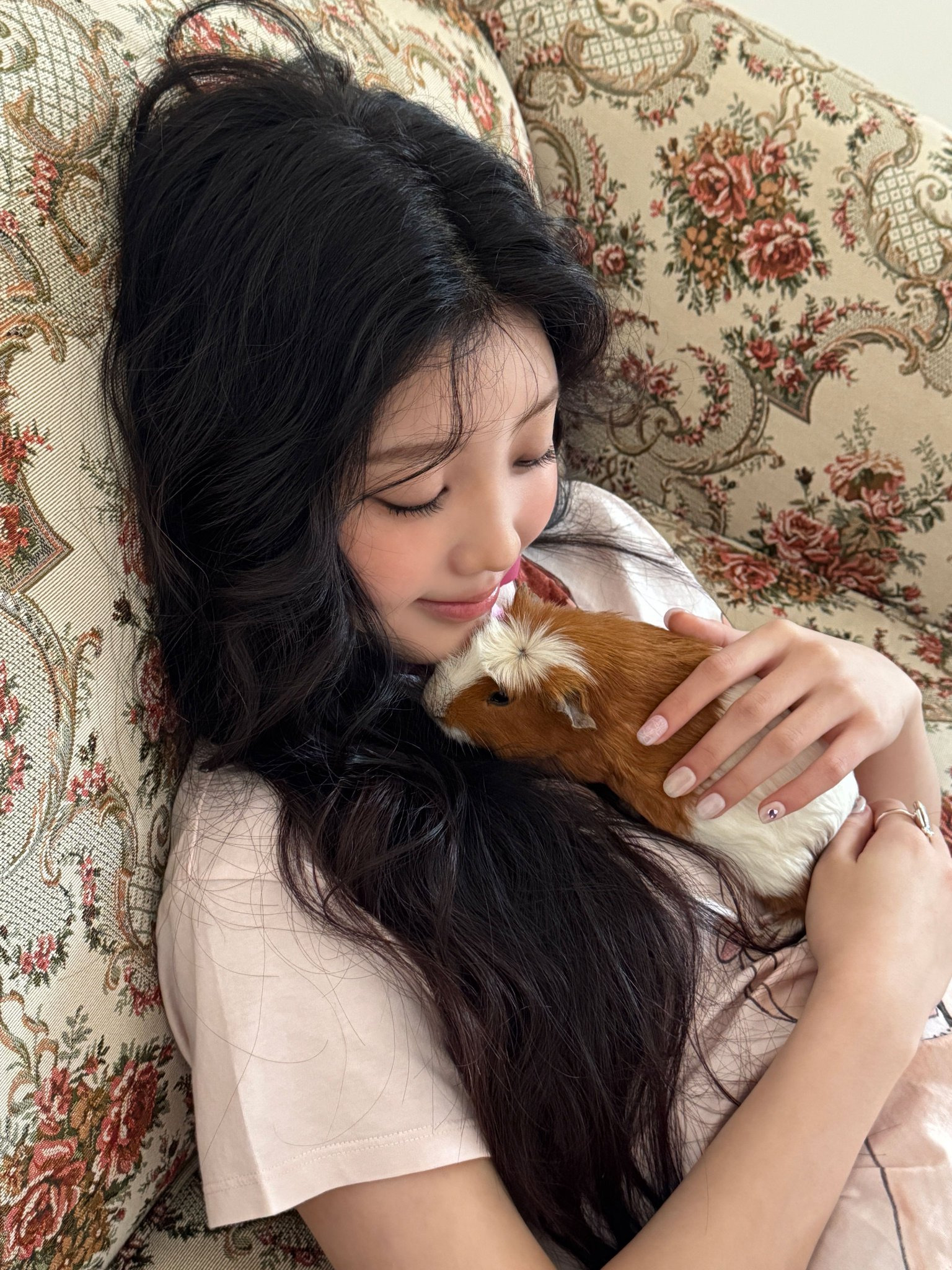 아일릿-원희-x-기니피그.jpgif-7-이미지