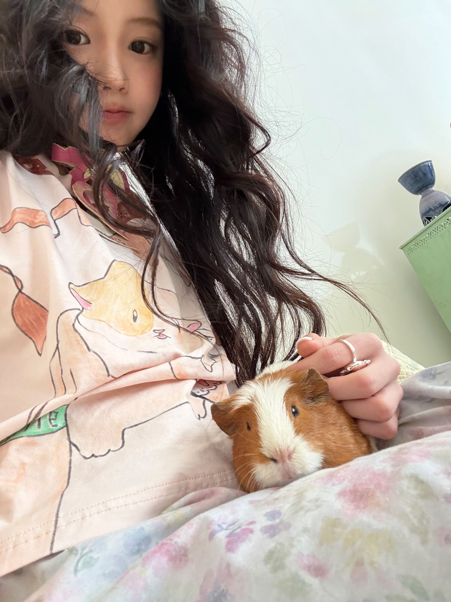 아일릿-원희-x-기니피그.jpgif-6-이미지