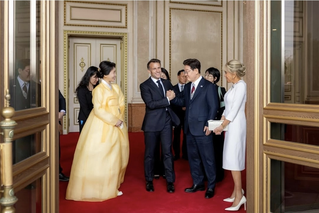 프랑스-대통령실에서-찍은-한복-사진-0-이미지