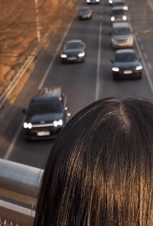 육교-위에서-퇴근하는-차들에게-인사해봄-0-이미지