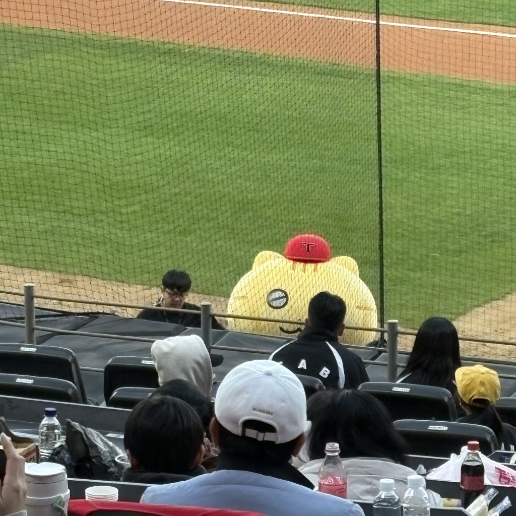 오늘-기아타이거즈-시구하는-콩물이-보러온-엄마와-할머니-2-이미지