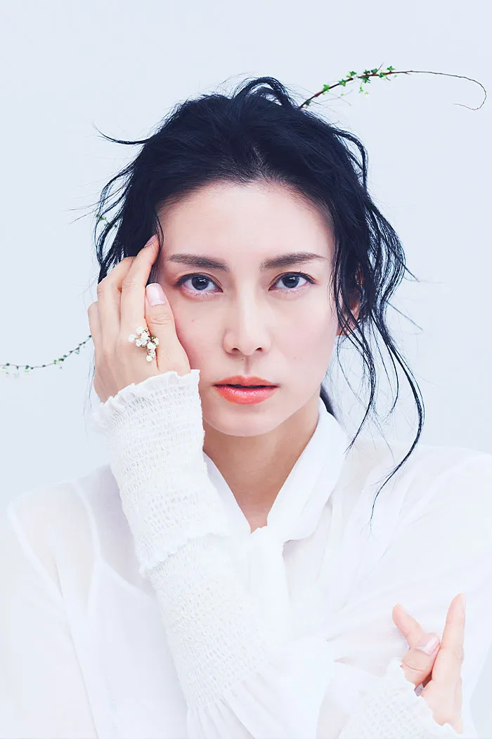 일본에서-쿨뷰티의-대표적인-외모로-불리는-여자-연예인-25-이미지