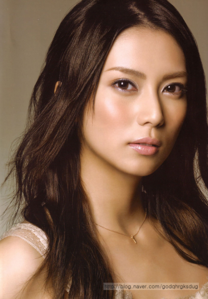 일본에서-쿨뷰티의-대표적인-외모로-불리는-여자-연예인-8-이미지