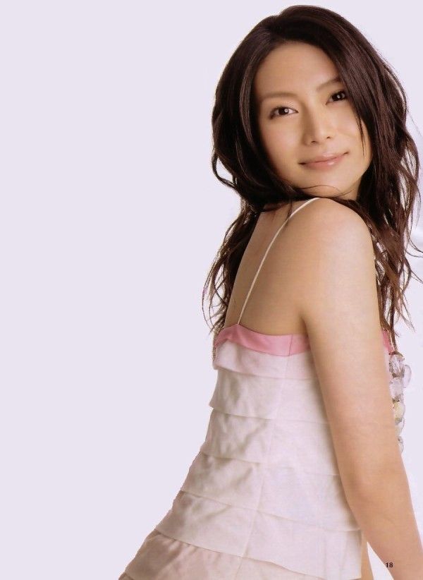 일본에서-쿨뷰티의-대표적인-외모로-불리는-여자-연예인-5-이미지