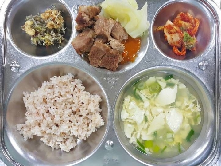 학교급식에-수육-나올때-특징....jpg-3-이미지