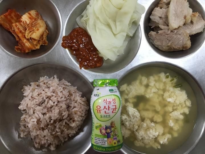 학교급식에-수육-나올때-특징....jpg-1-이미지