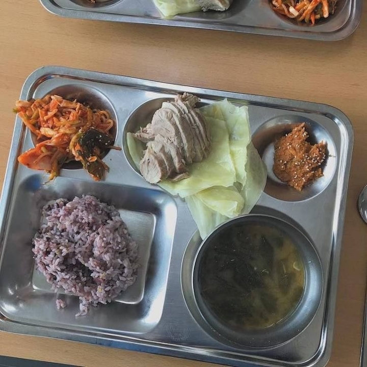 학교급식에-수육-나올때-특징....jpg-6-이미지