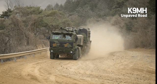 한화의-신형-차륜형-자주포-K9MH-0-이미지