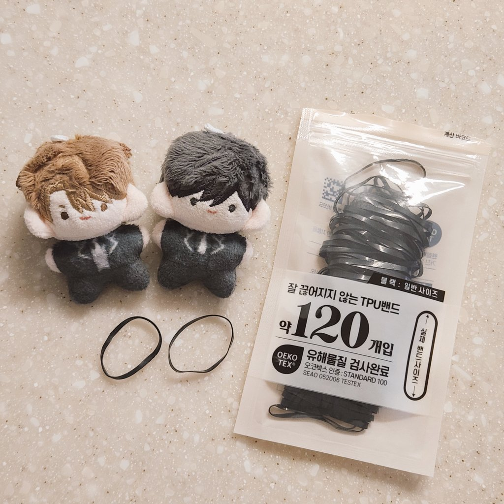 작은-인형으로-인증샷-찍을때-손가락-안나오게-하는-방법-0-이미지