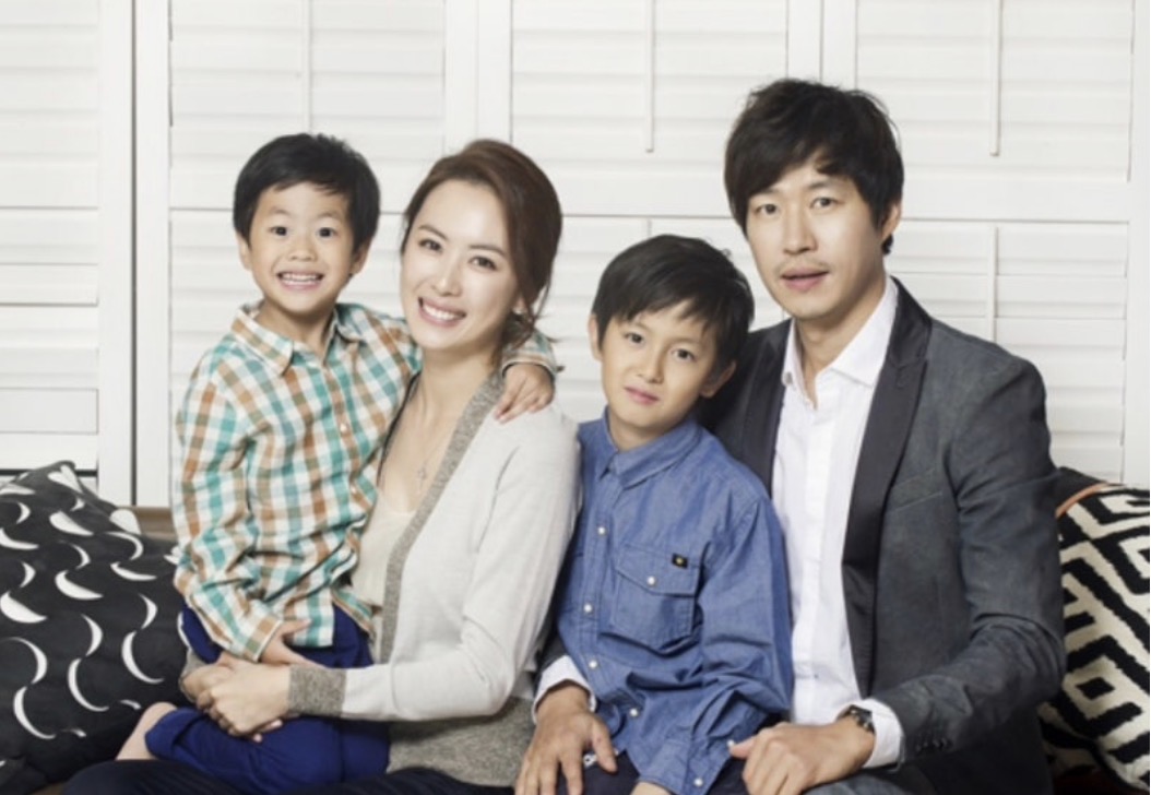 유준상♥홍은희,-잘생긴-두-아들-공개…"첫째-아들-군-전역".jpg-6-이미지