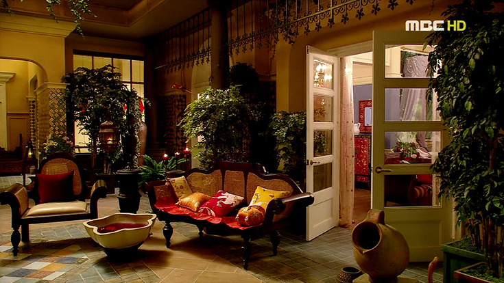 <궁>을-본-일본쪽에서는-도대체-어떤-세팅값을-써서-촬영했기에-저런-색감이-나오느냐”고…-12-이미지