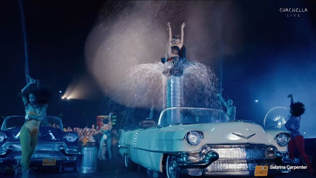 한-편의-뮤지컬처럼-구성해-역대급-반응인-사브리나-코첼라-공연-2-이미지