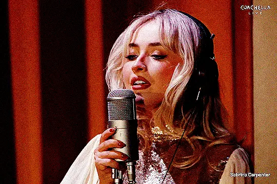 한-편의-뮤지컬처럼-구성해-역대급-반응인-사브리나-코첼라-공연-14-이미지