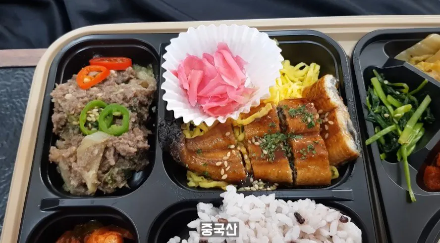 한정판매-했다는-26,000원-고급-편의점-도시락-5-이미지