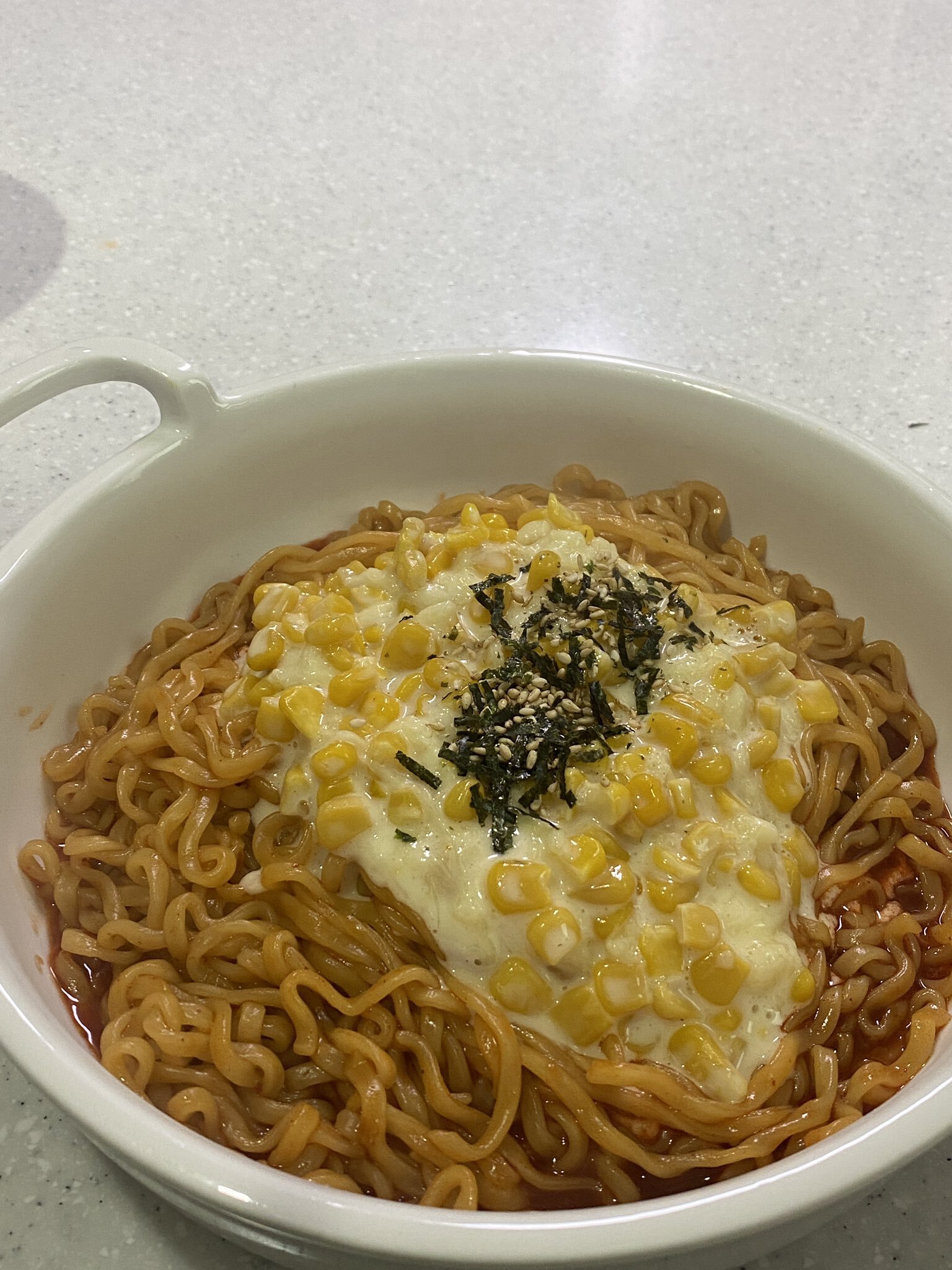 불닭-개발자가-만든-불닭볶음면-너무맛있어서-흡입하는-유재석-7-이미지