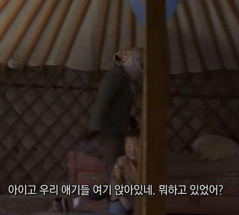 몽골에선-아기를-묶어놓는다면서?-몽골인:-예????-3-이미지