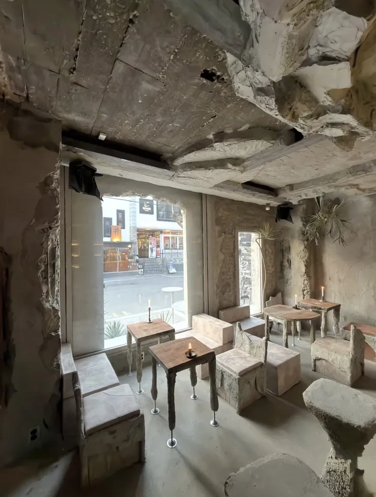 용산에-새로-생겼다는-바.jpg-1-이미지