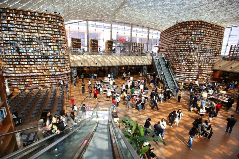 코엑스-가본-사람이면-인정하는-별마당도서관의-역할-1-이미지