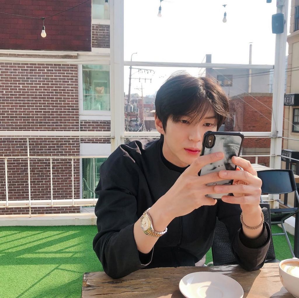 꾸준히-여자-아이들-보육원에-후원-중인-아이돌-8-이미지