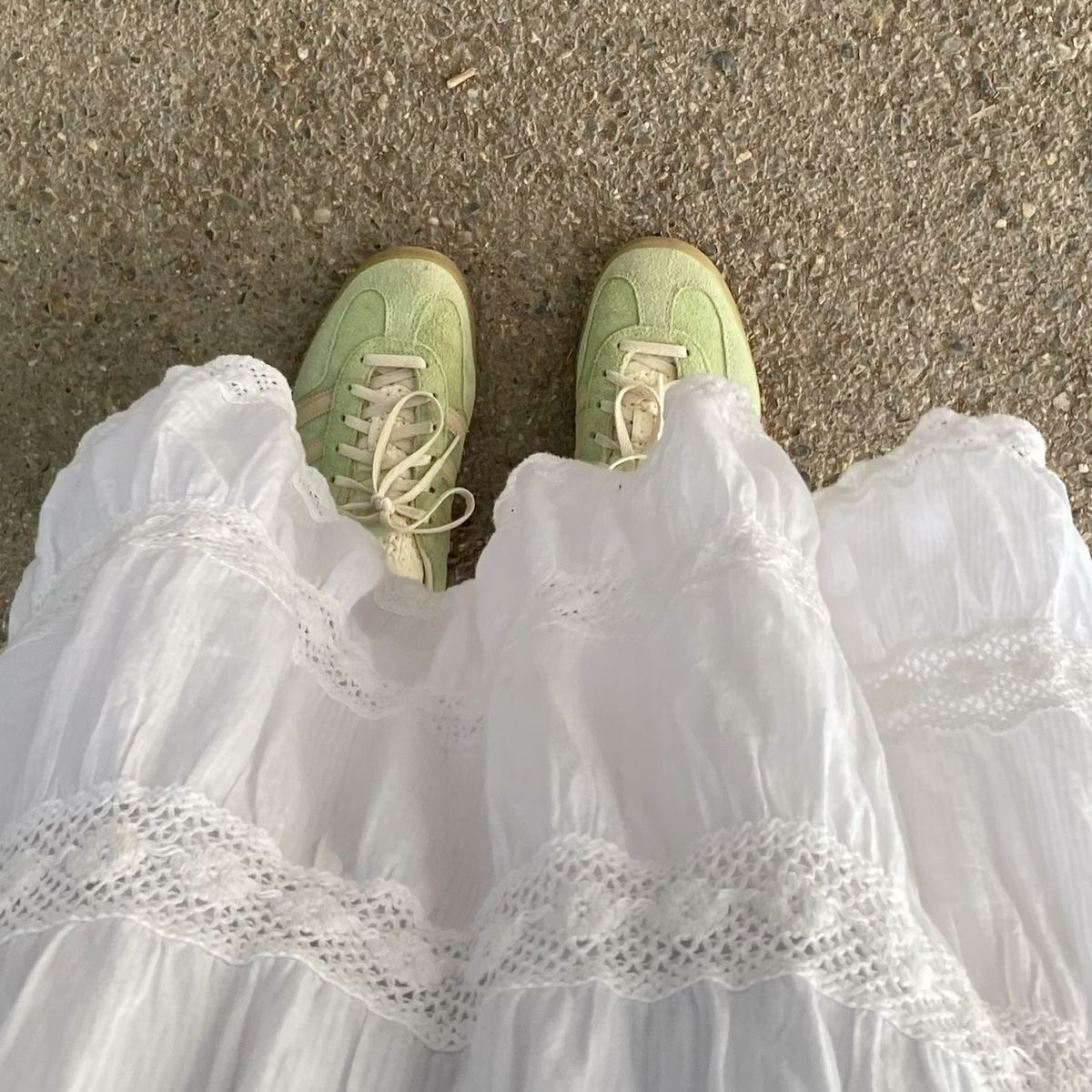 발-끝에서-피어나는-봄🌷-봄-내음-가득-담은-신발들-👟🩰-5-이미지