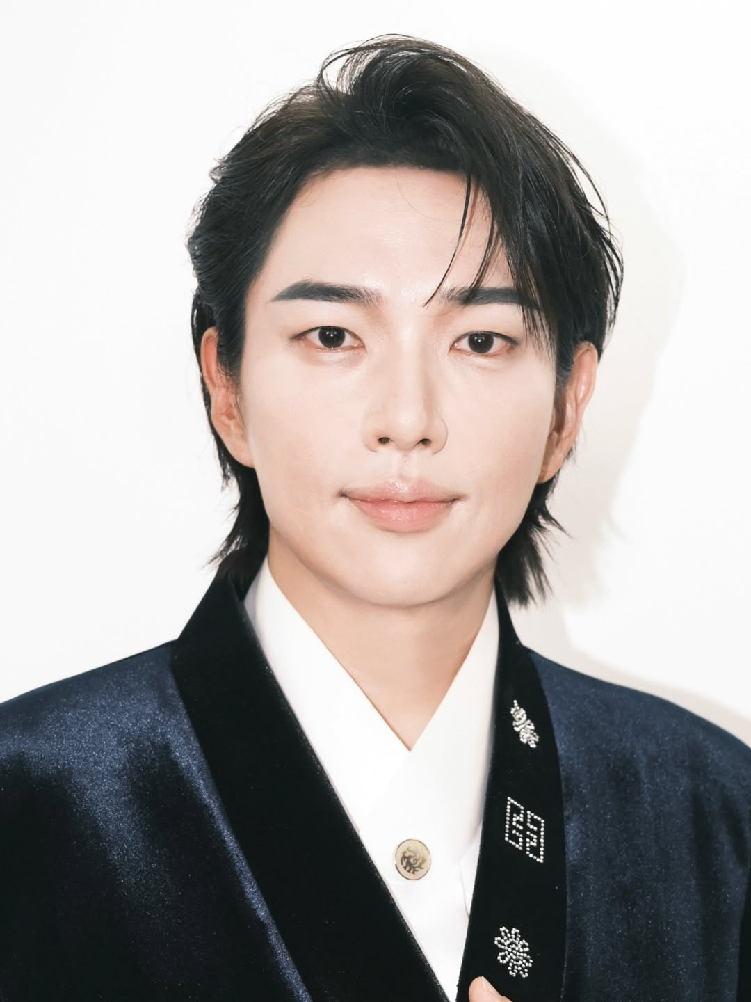 이사배한테-변우석-커버-메이크업-받은-장성규.gif-1-이미지