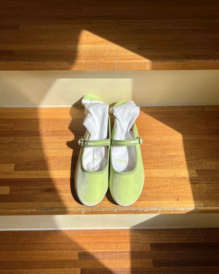 발-끝에서-피어나는-봄🌷-봄-내음-가득-담은-신발들-👟🩰-4-이미지