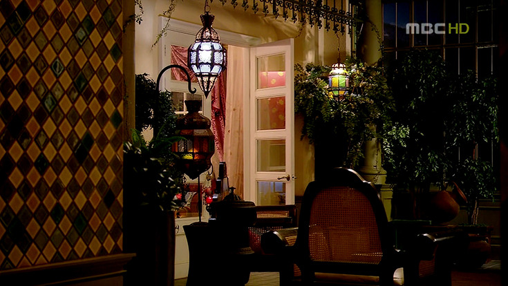 <궁>을-본-일본쪽에서는-도대체-어떤-세팅값을-써서-촬영했기에-저런-색감이-나오느냐”고…-11-이미지